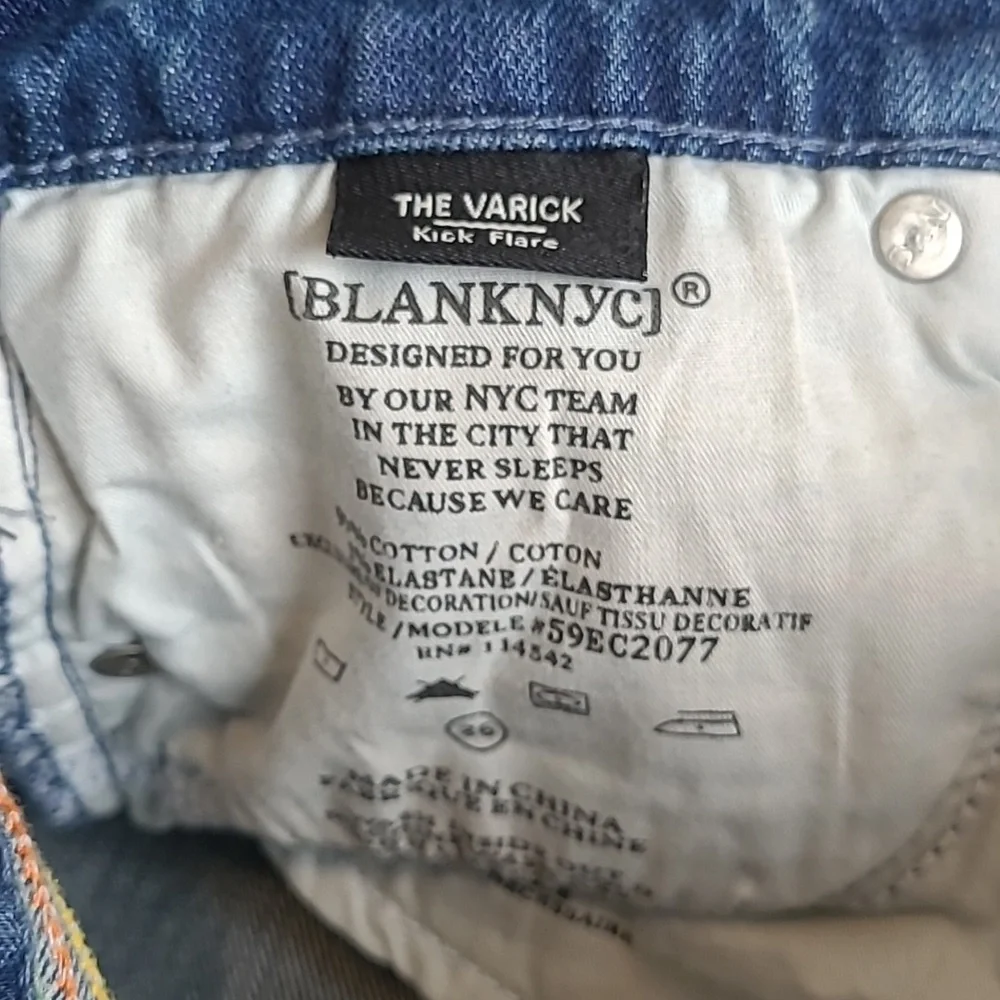 NWT BLANK NYC The Varick kick flare jeans size 26 - Picture 9 of 10